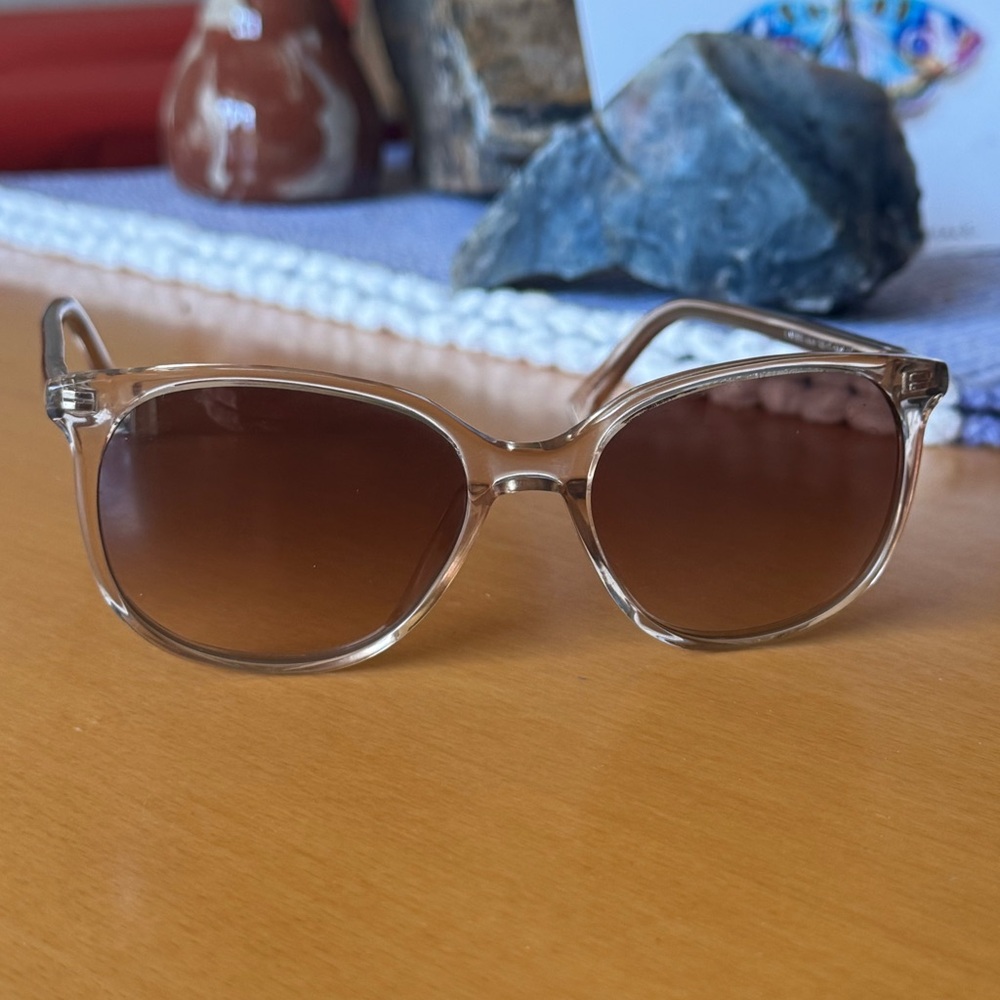 Warby Parker women’s sunglasses like new